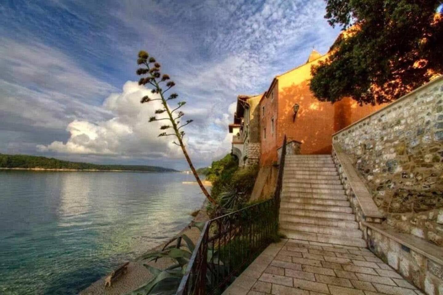 Rab Island Apartmets - Palit Rab Town Bagian luar foto