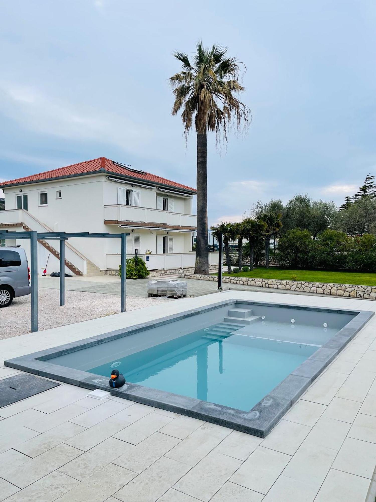 Rab Island Apartmets - Palit Rab Town Bagian luar foto